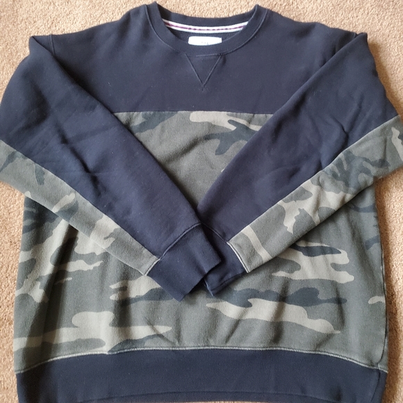 Aritzia Perfect Crew - Picture 1 of 2